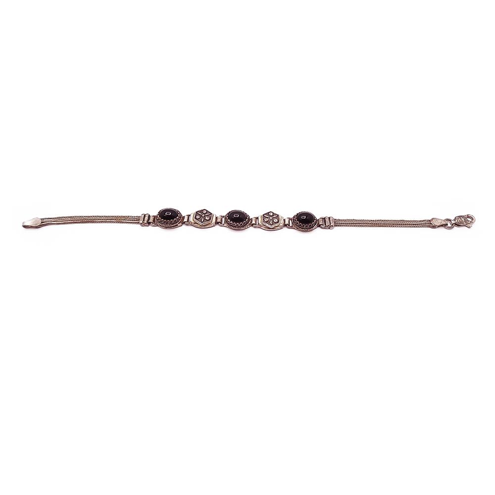 Hopeinen ranneketju mustilla kivillä 18,5cm #1