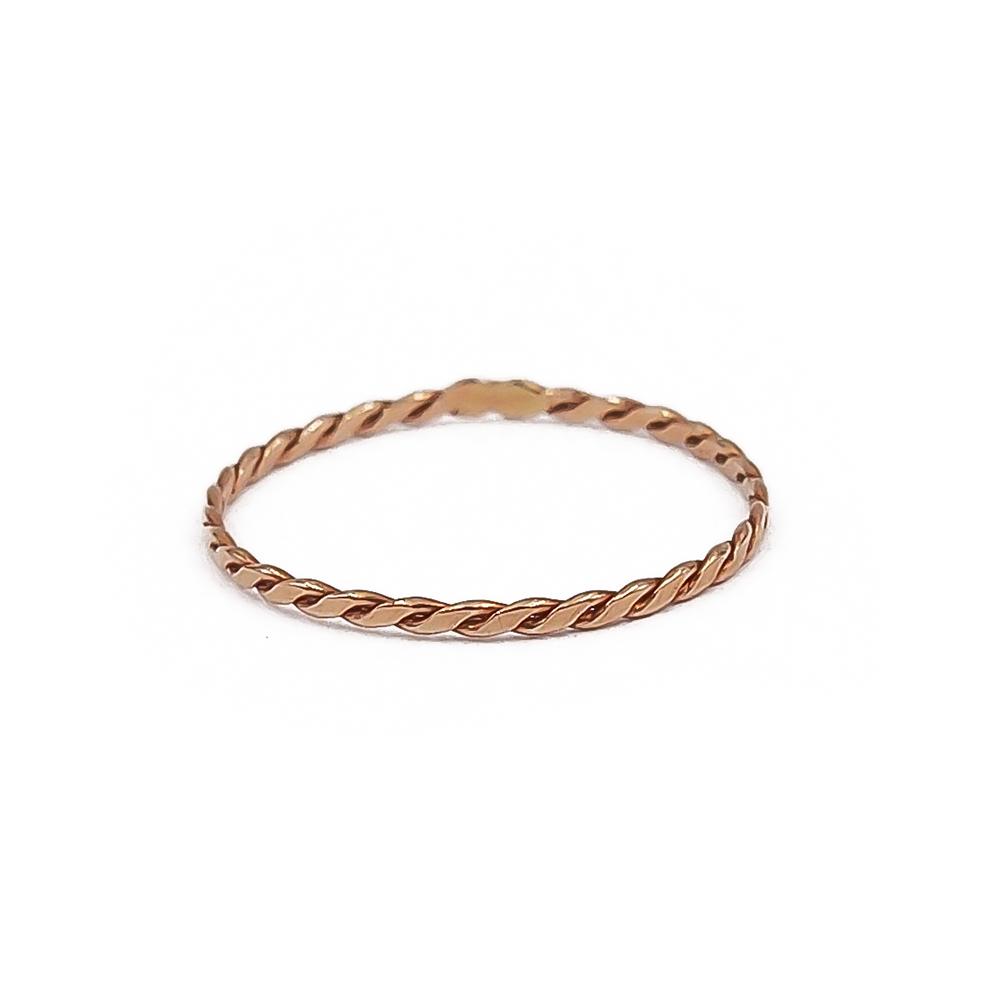 Kultainen litteä lankakierresormus 15.75 1.1mm NT #1