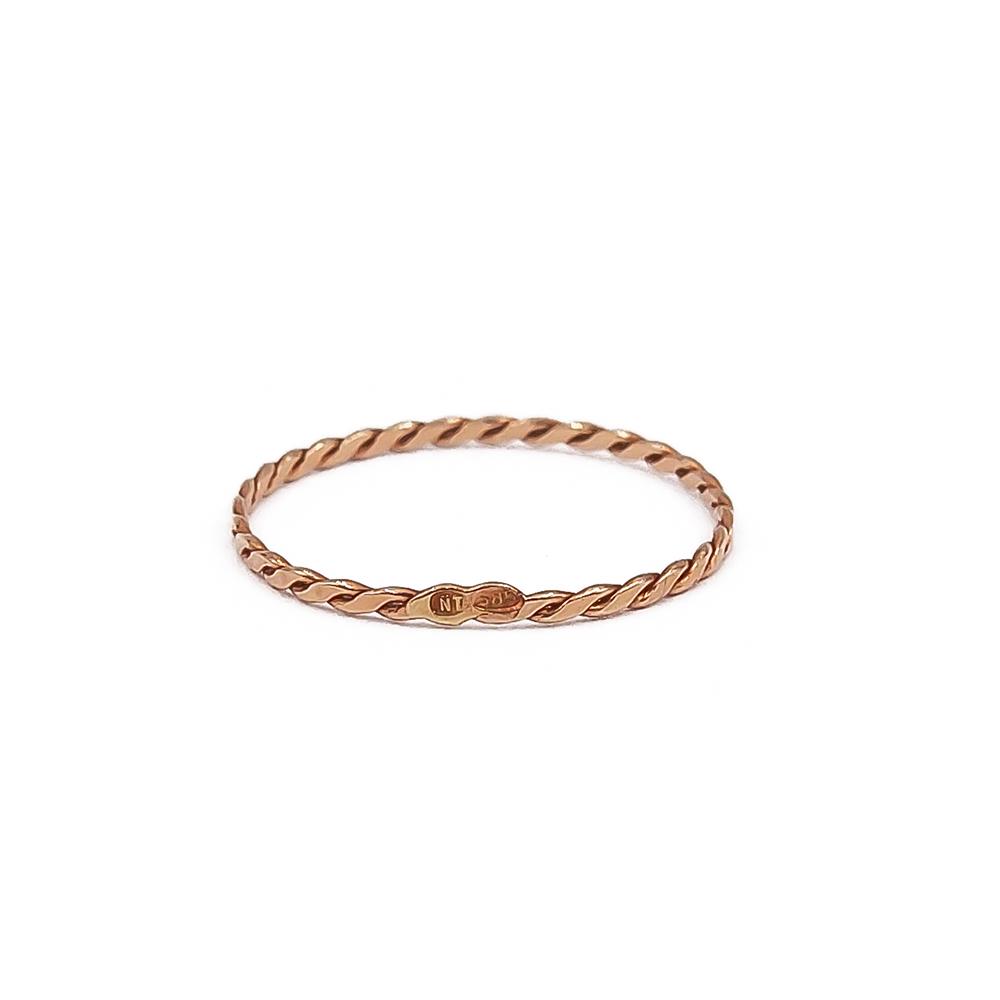 Kultainen litteä lankakierresormus 15.75 1.1mm NT #2
