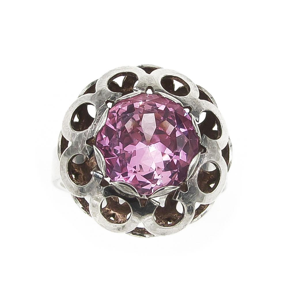Hopeasormus vaaleanpunaisella kivellä v.1969 halk.17.5mm #2