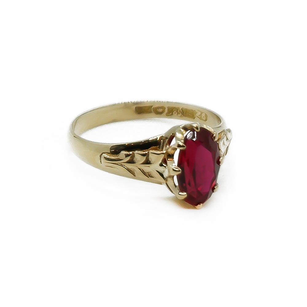 Kultainen sormus punaisella kivellä  18,5 #1