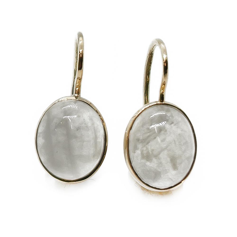 koukkukorvakorut vaalealla kivellä #0