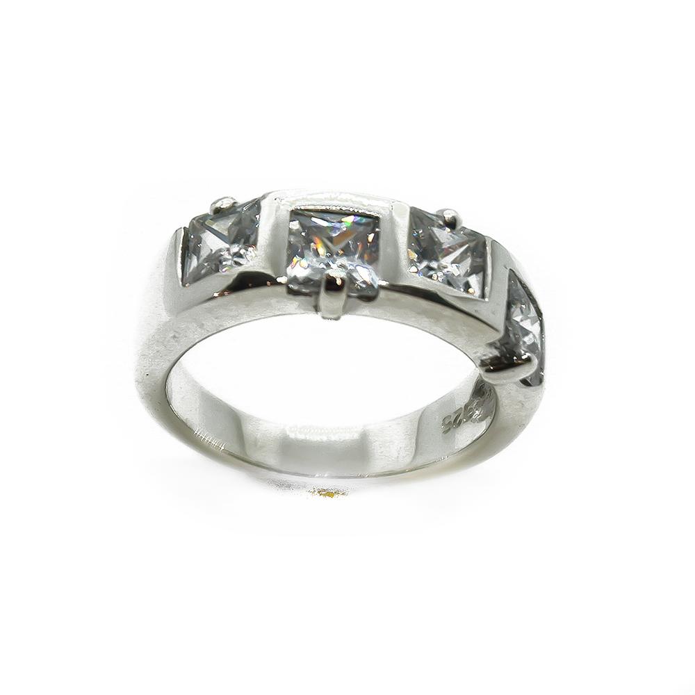 Sormus neliön malliset zirkonit    18,75 #1