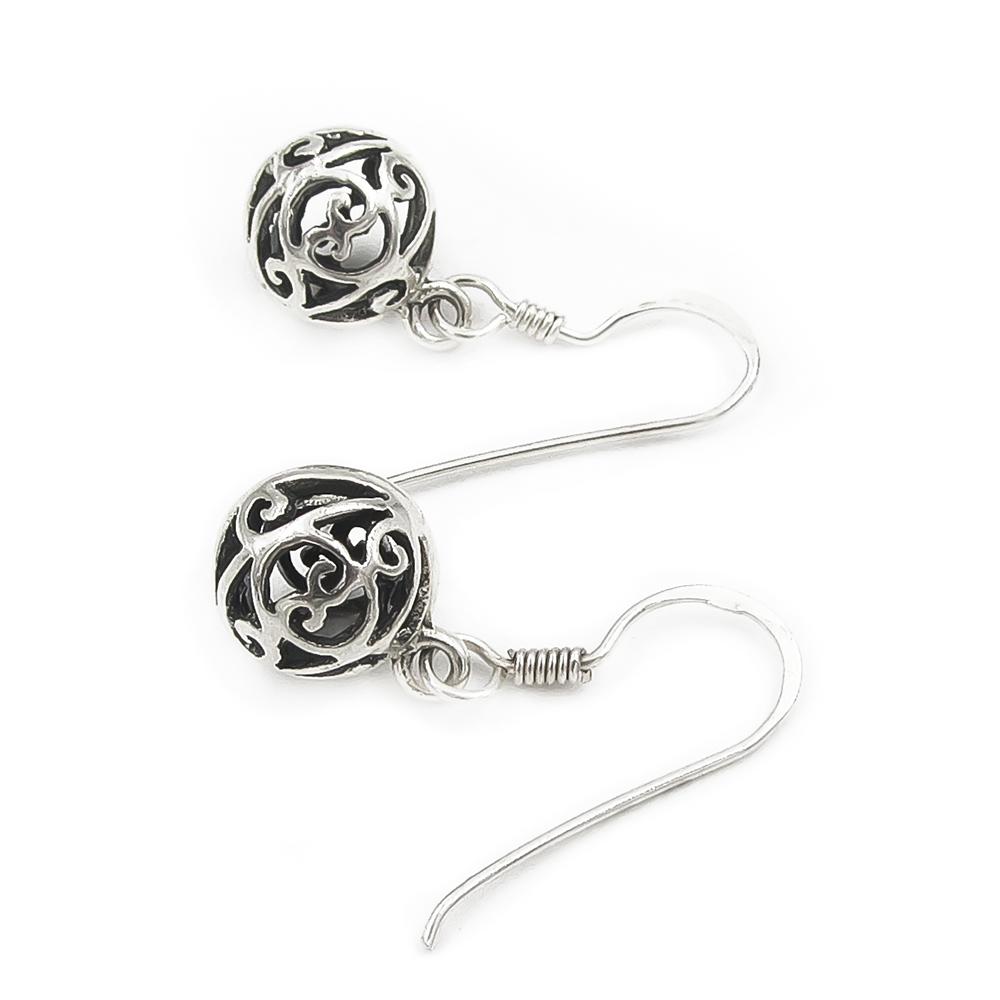 Hopeiset koukkukorvakorut pallo #1