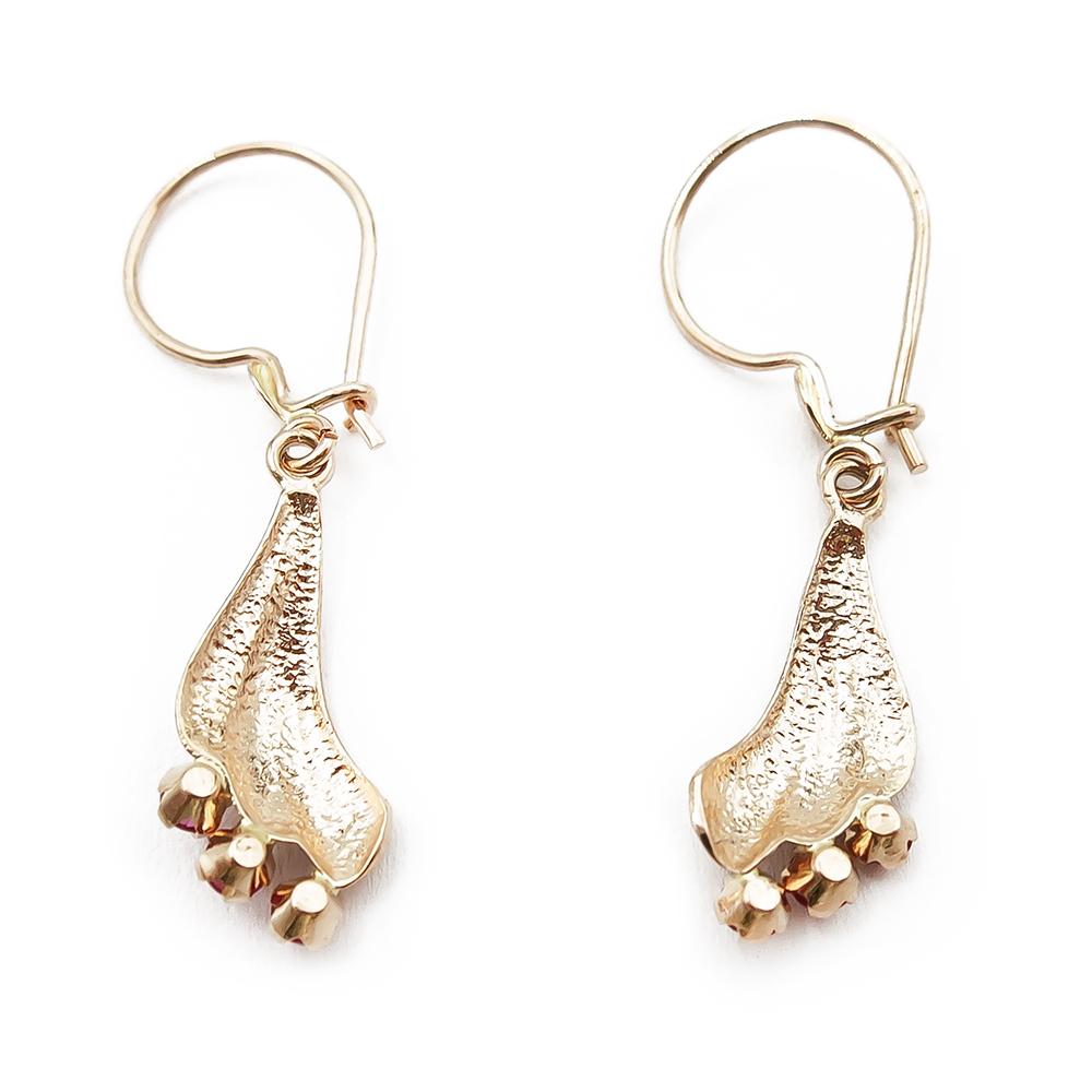 Punakivelliset koukkukorvakorut #1