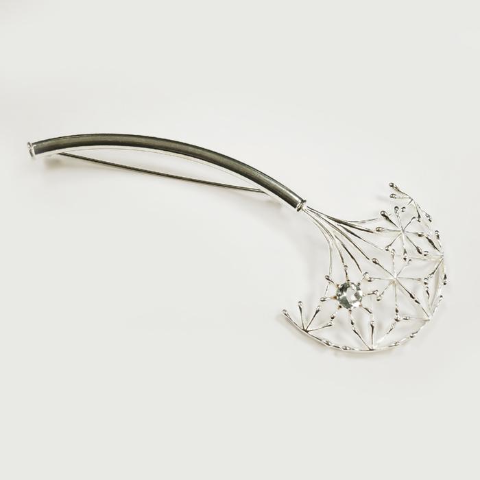 Kalevala koru Naisen ääni rintaneula topaasilla hopea #0