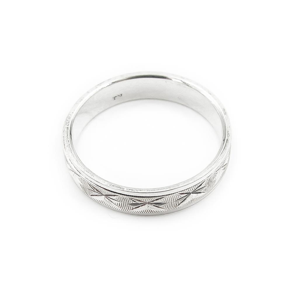 Hopeinen timanttileikattu kuviosormus halk.18+ lev.4mm #1