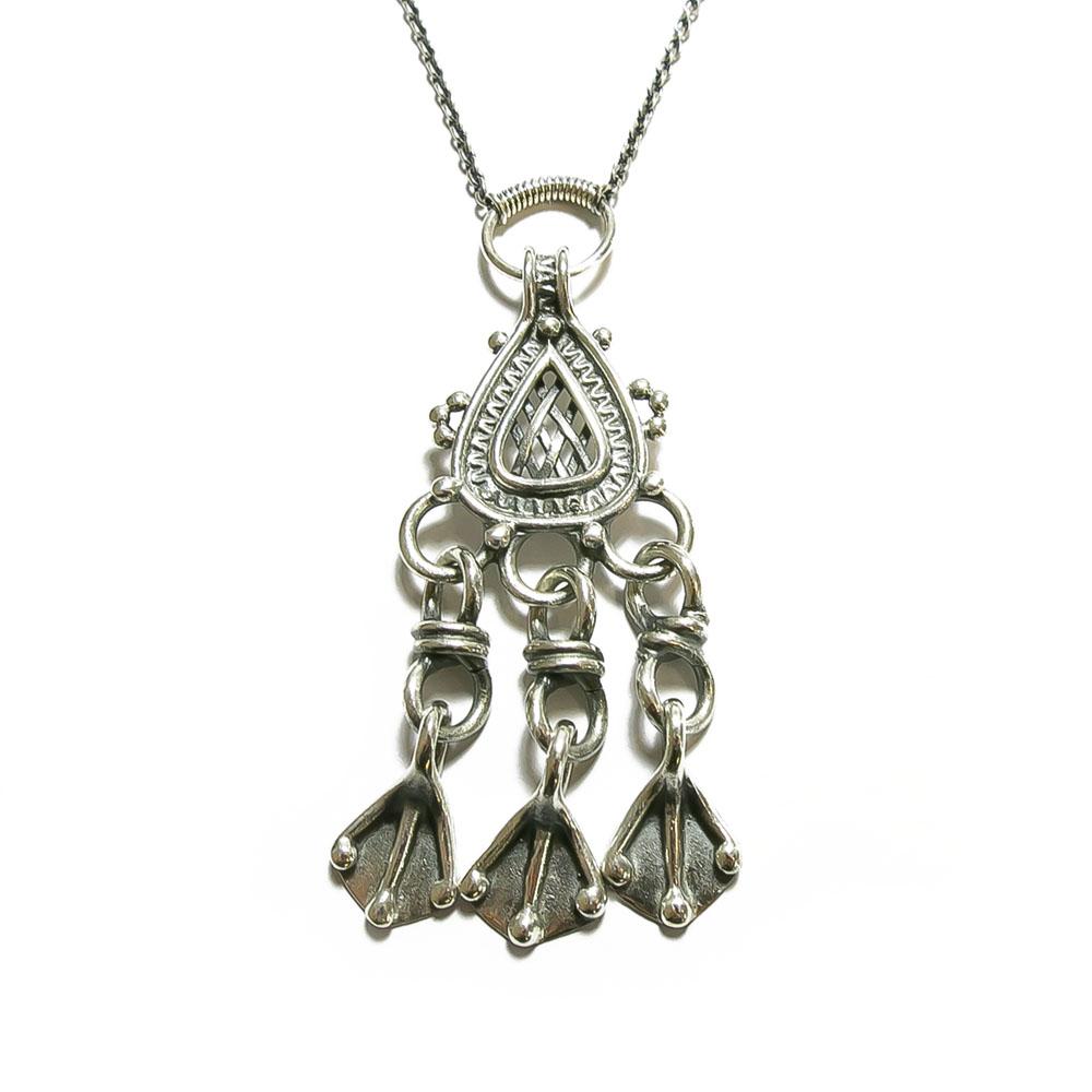 Kalevala koru hopeinen riipus-64 (Karkun palvialasta) 1988 61cm #0