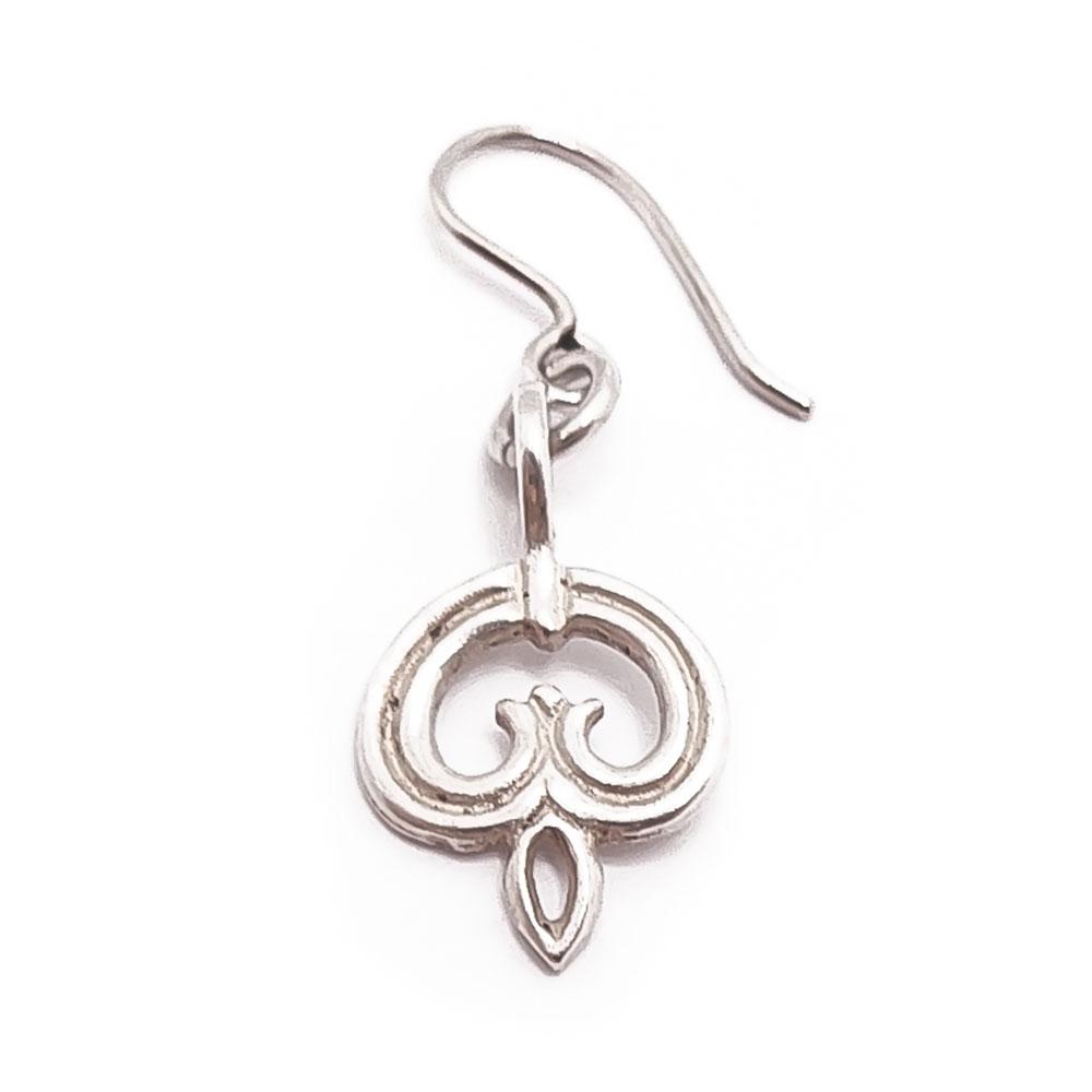 Pariton kk karjalainen nauhapunos korvakoru #0