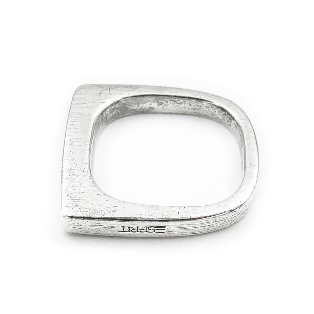 Kulmikas sormus halk.17mm lev.2mm #1