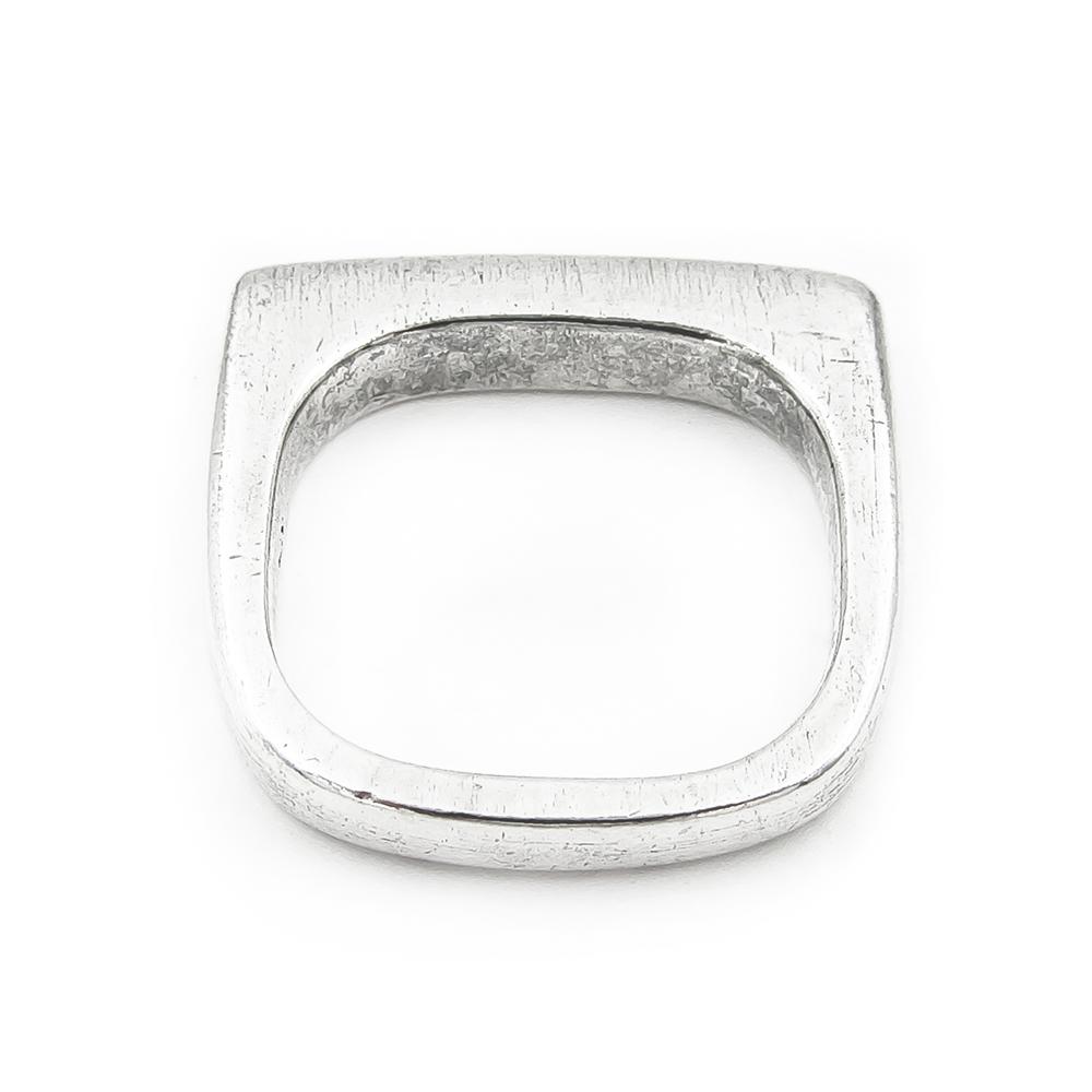 Kulmikas sormus halk.17mm lev.2mm #5