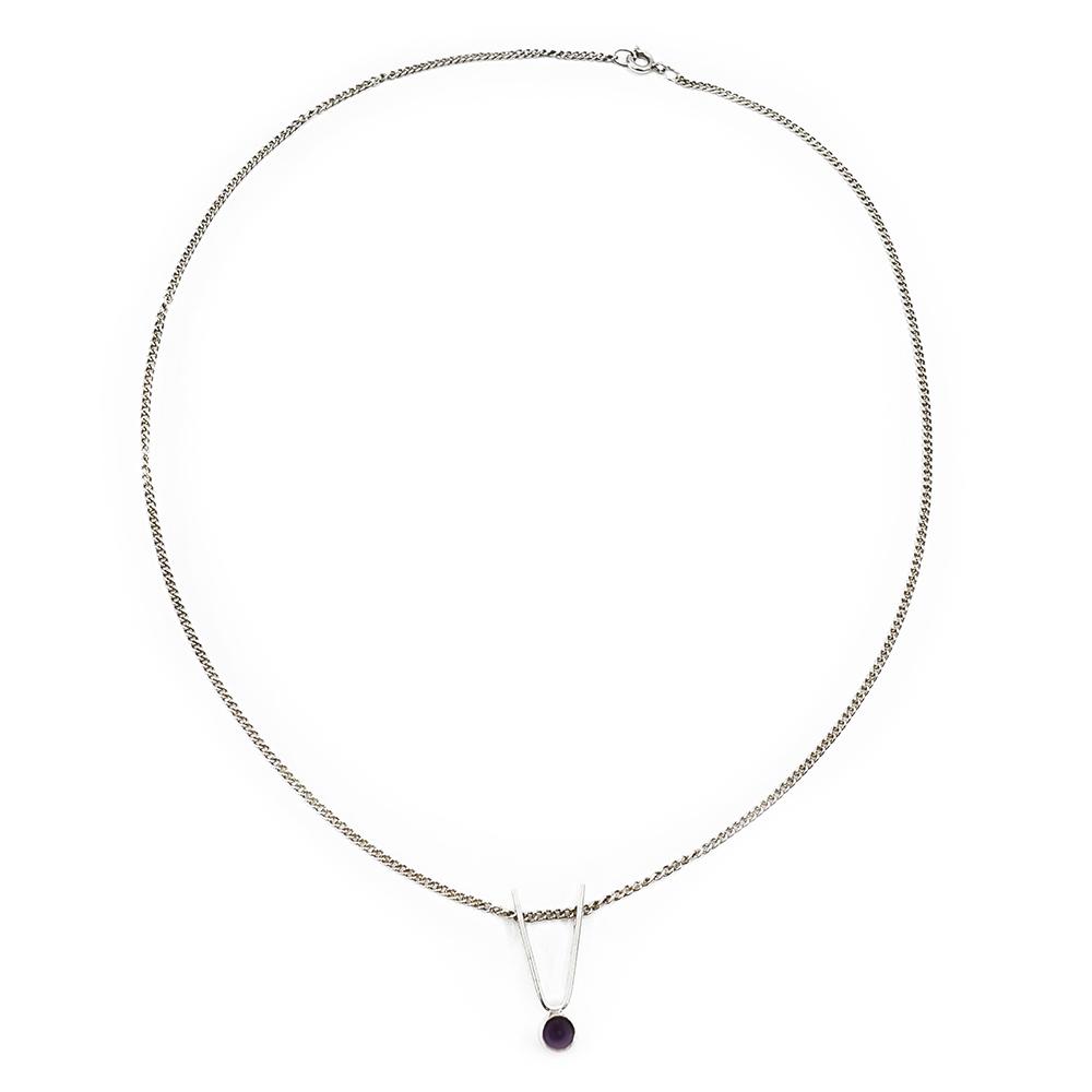 Hopeinen kaulaketju 50cm lila kivi #0