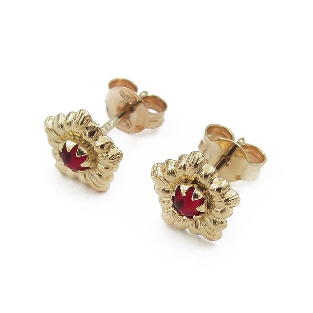 Kultaiset tappikorvakorut punaisella kivellä #0