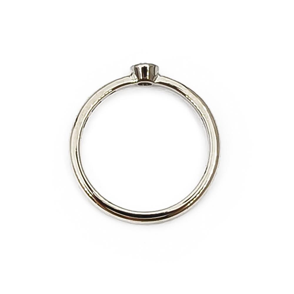 18k Valkokultainen timanttisormus koko 16.5 0.10ct w/si #1