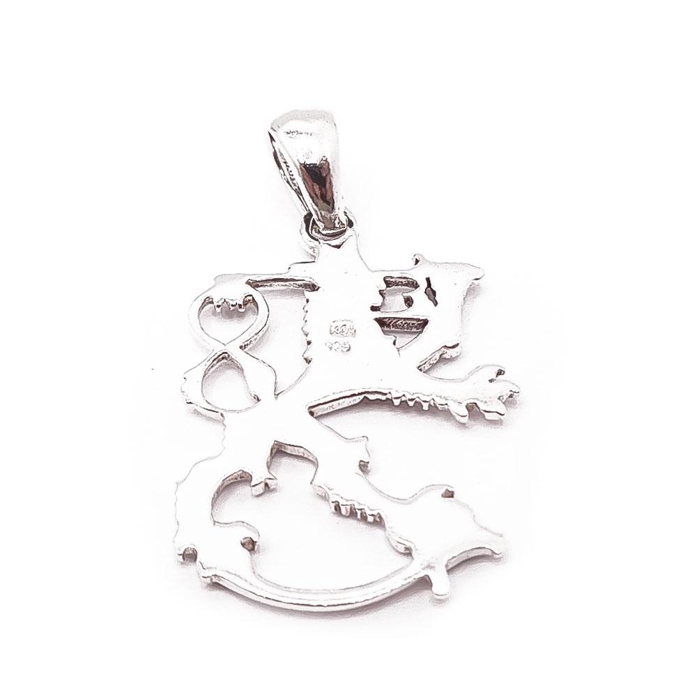 Hopeinen Suomileijona riipus #1