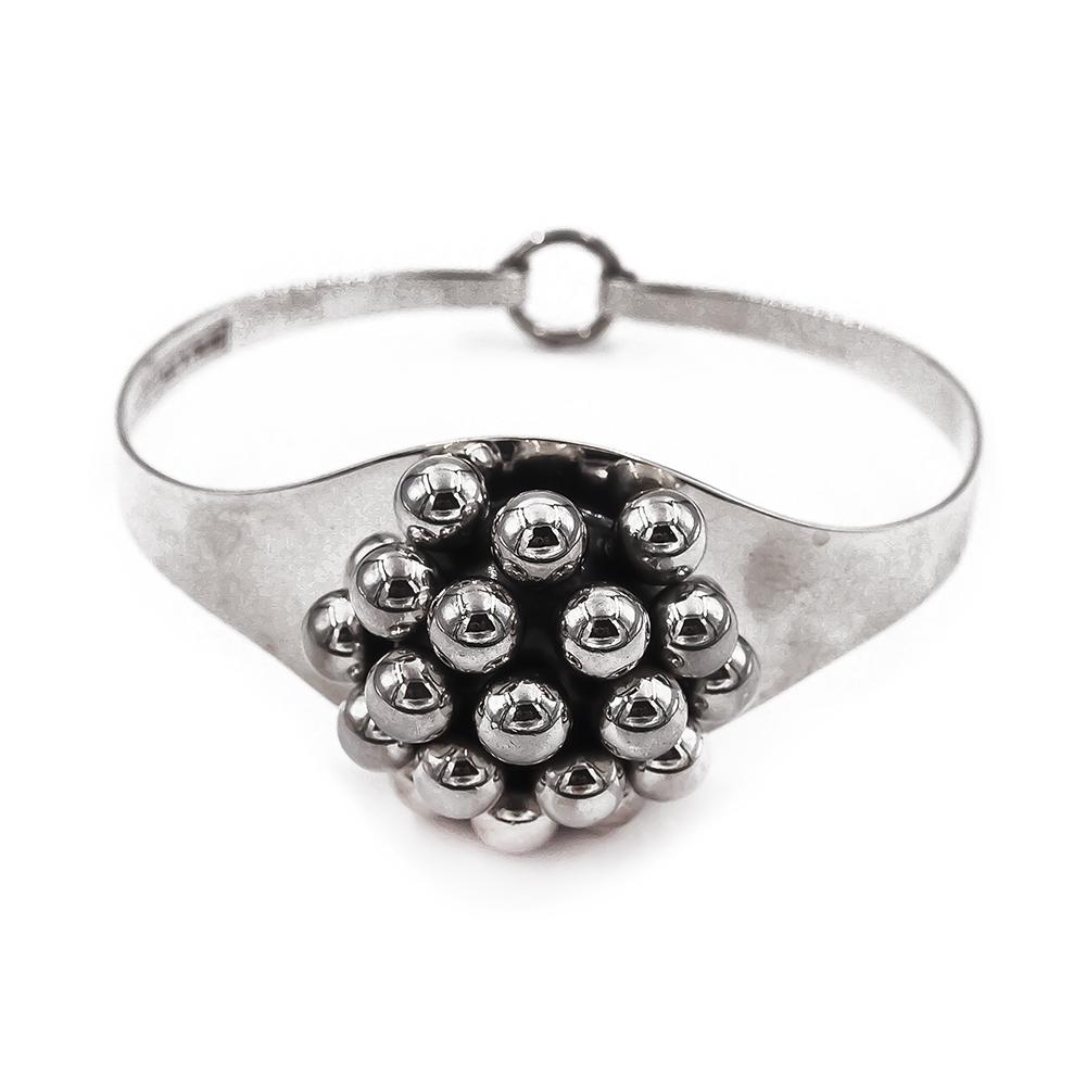 E. Granit hopea rannerengas pallo 50x58.5mm 1968 #0