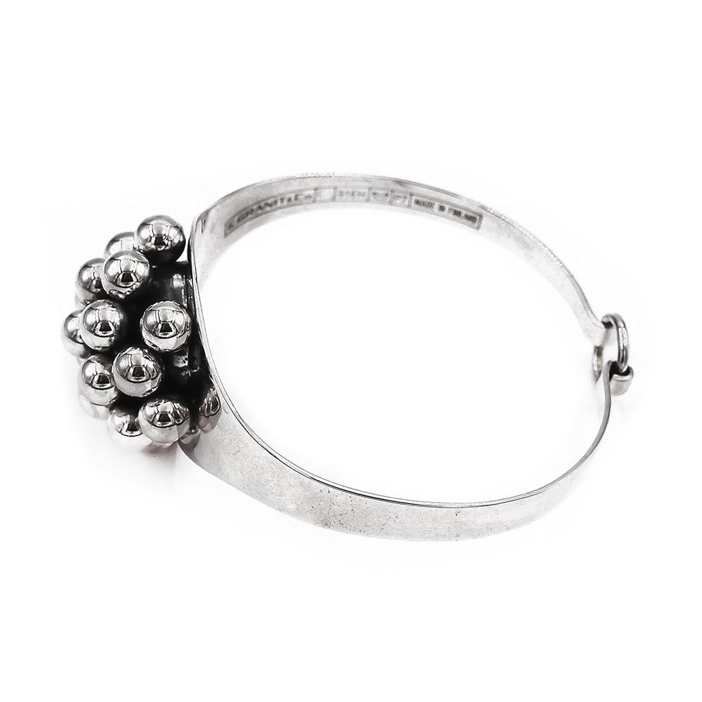 E. Granit hopea rannerengas pallo 50x58.5mm 1968 #1