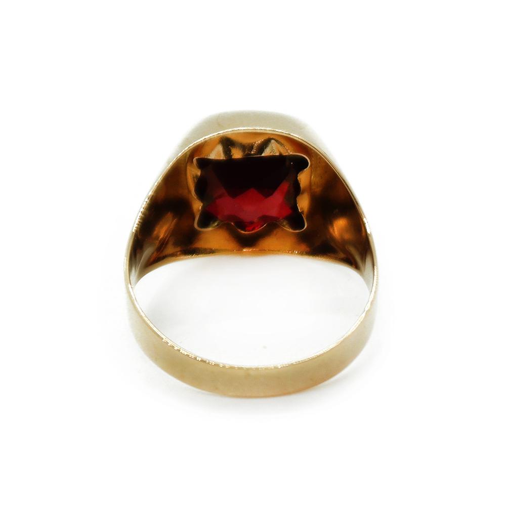 18k Kantasormus punaisella kivellä   k.20,5 #4