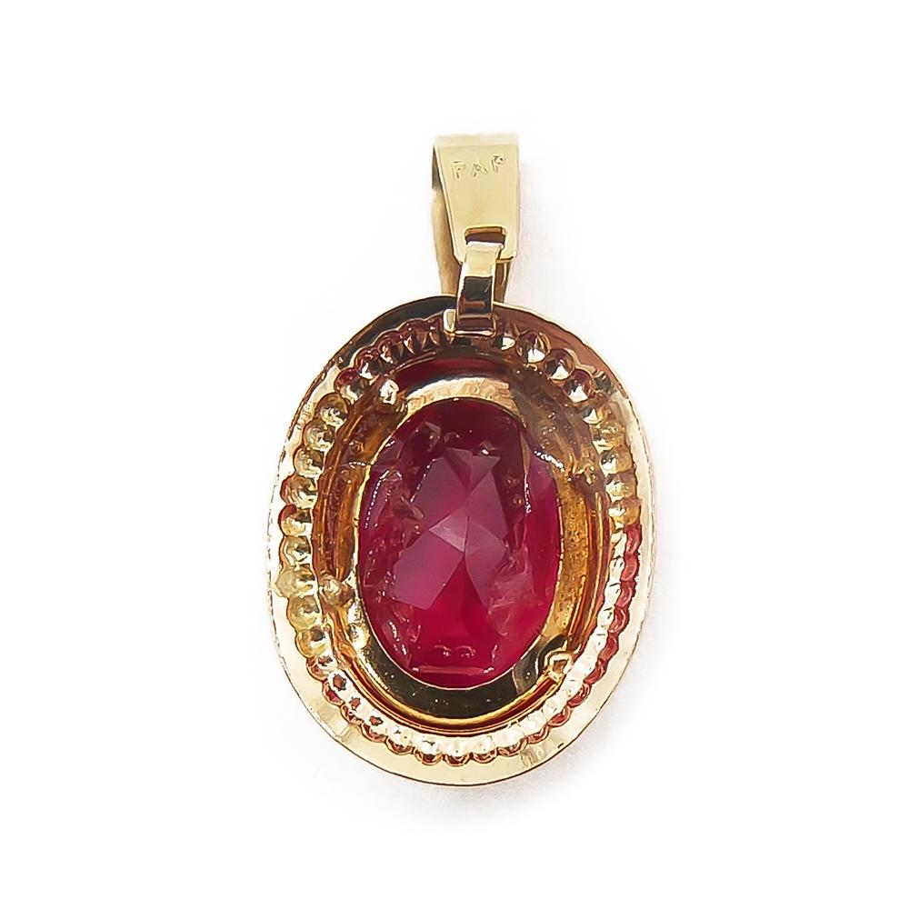 Kultainen riipus, punainen kivi #2