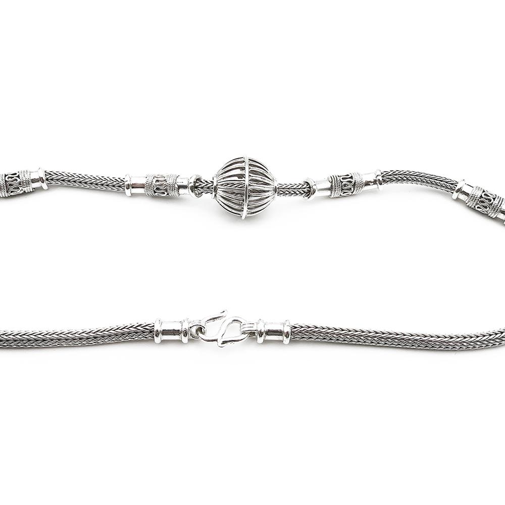 Hopeinen verkkoketju pallolla 42cm #1