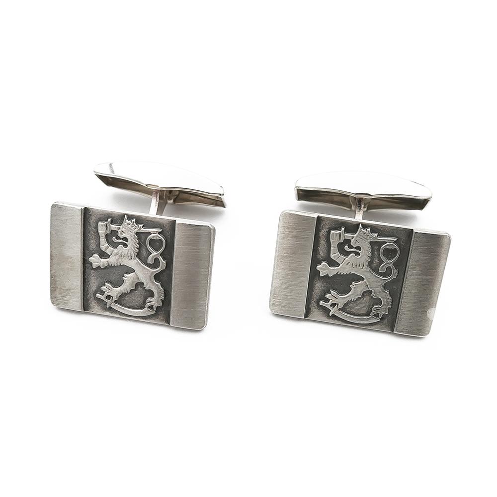 Hopeiset kalvosinnapit, Suomileijona #0