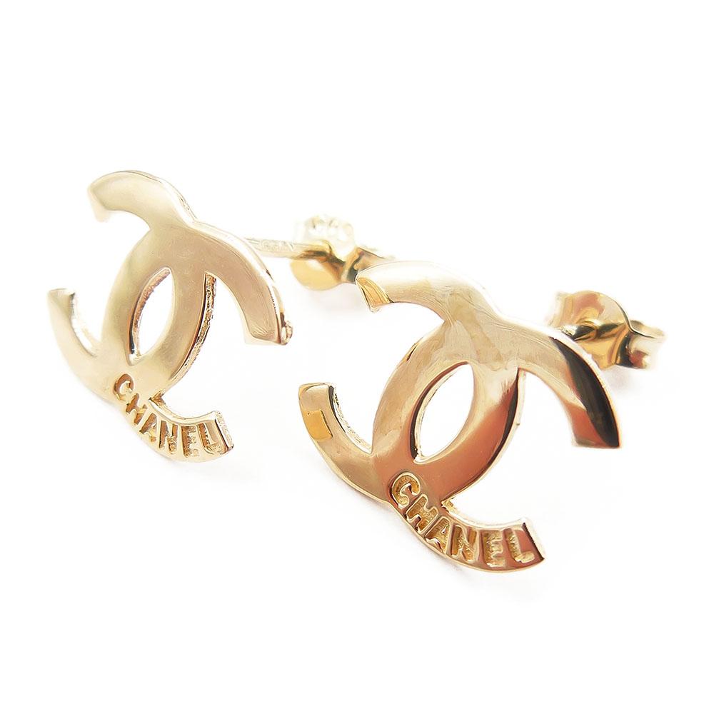 Kultaiset korvakorut, varustettu Chanelin CC-logolla #2