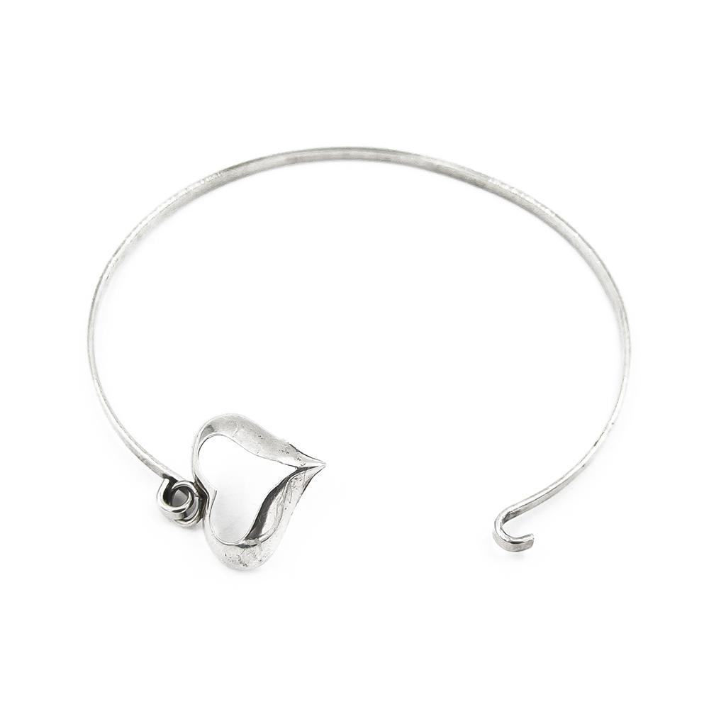 Hopeinen sydän rannerengas halk.53mm #3