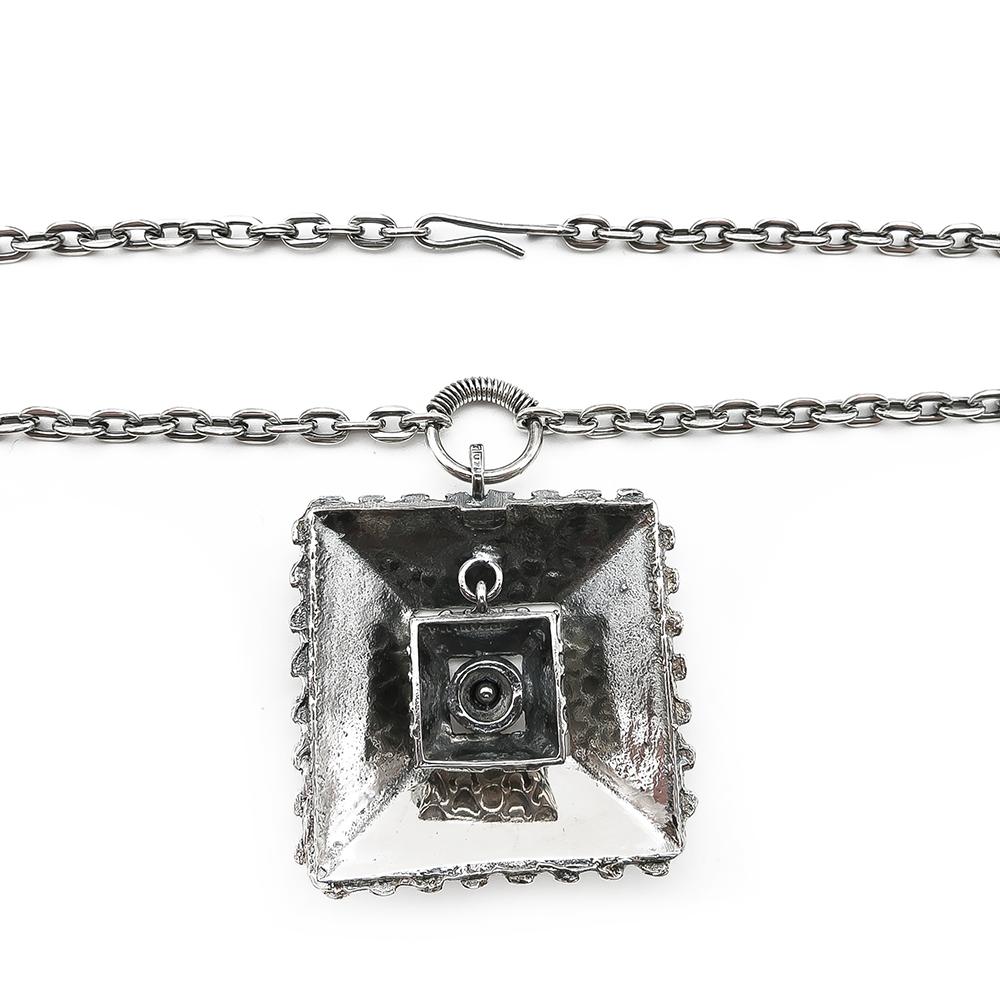 P. Sarpaneva riipus 64cm v.-73, hopea #2