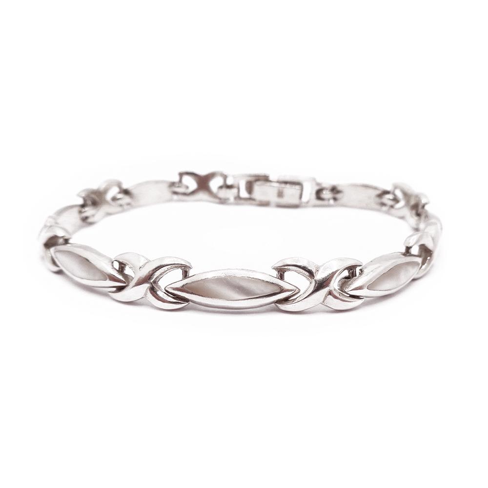 Hopeinen rannekoru helmiäisillä 18cm #0