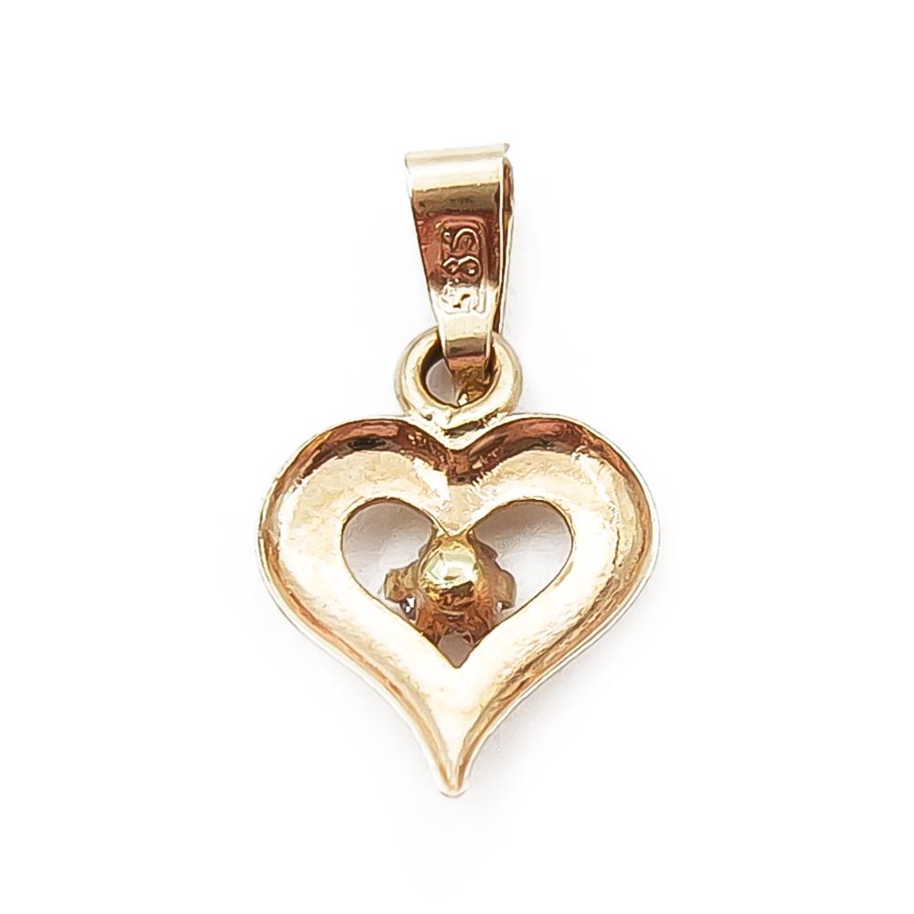 Siro sydänriipus kirkkaalla kivellä #1