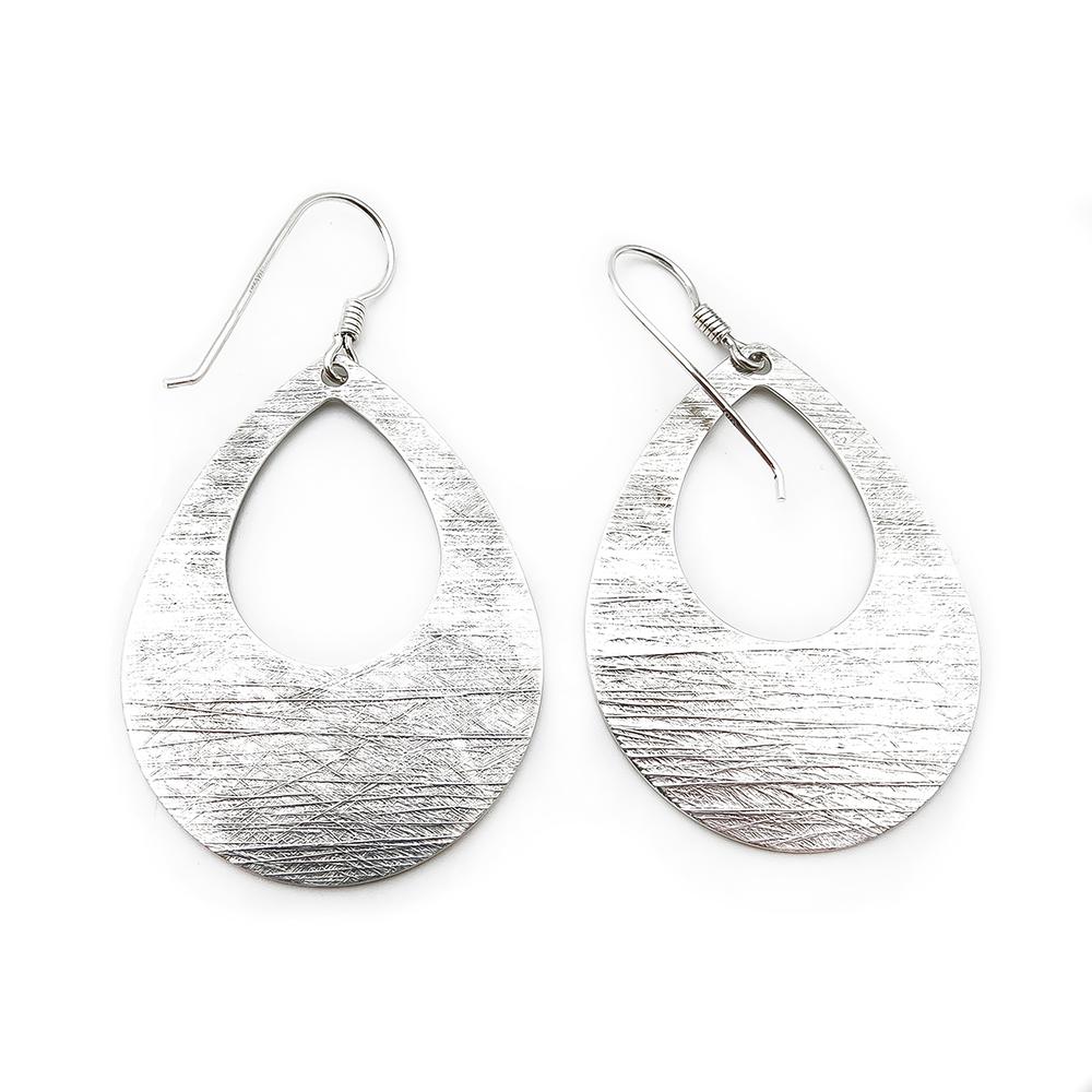 Hopeiset koukkukorvakorut #1