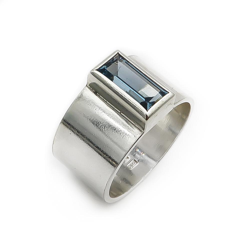 Kalevala koru sormus vaaleansinisellä kivellä 18,5mm #0