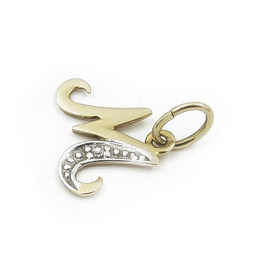 M kirjainriipus timantilla #1