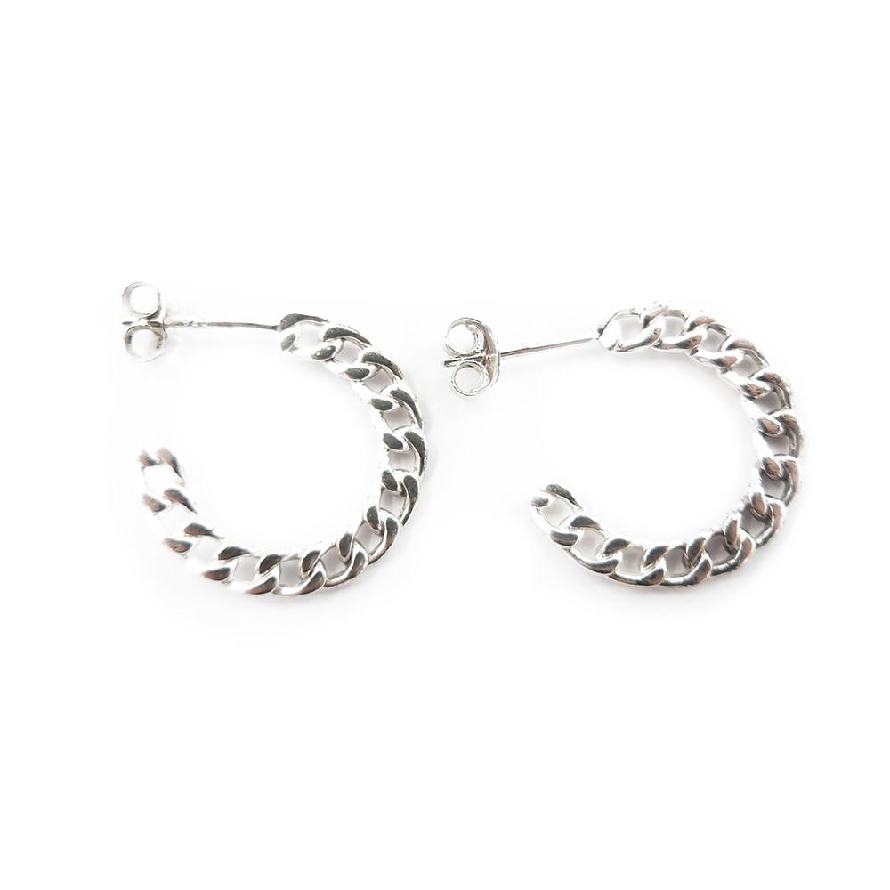 Hopeiset korvarenkaat, ketju, nappikiinnitys #2