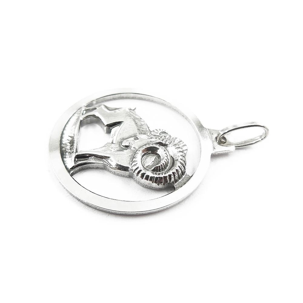 Hopeinen riipus oinas #3