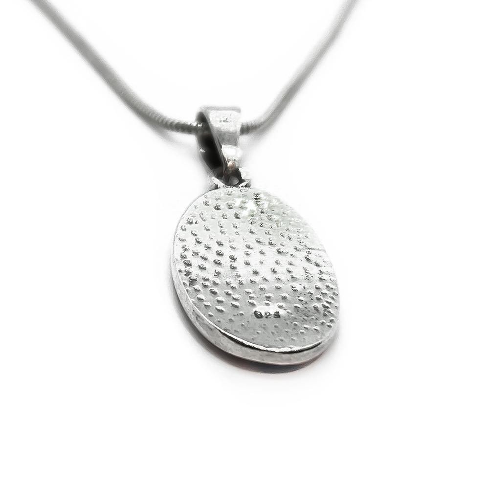 Silkkiketju helmiäisriipuksella #1