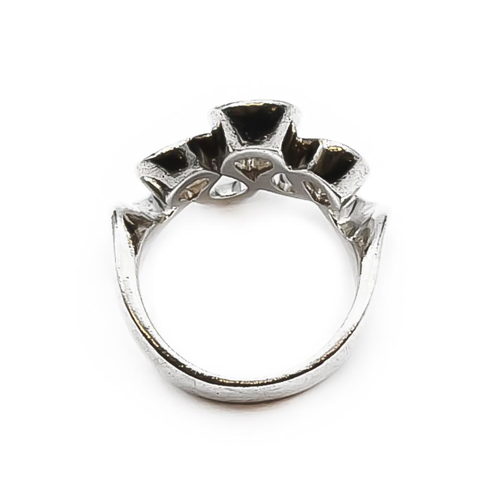 Hopeinen aaltoileva sormus koko 16,25 #2