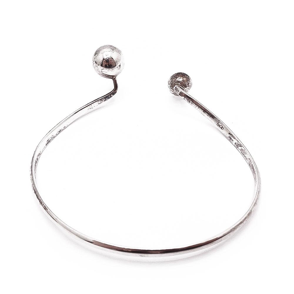 Hopeinen rannerengas helmiäiskivillä #3