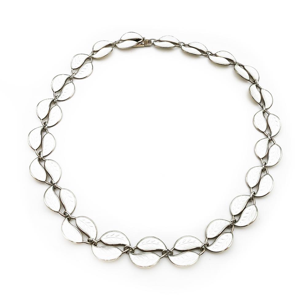 Norjalainen hopeinen kullattu ja valkoinen emalikaulakoru 39cm lev.13mm Willy Winnaes, David Andersenille #0