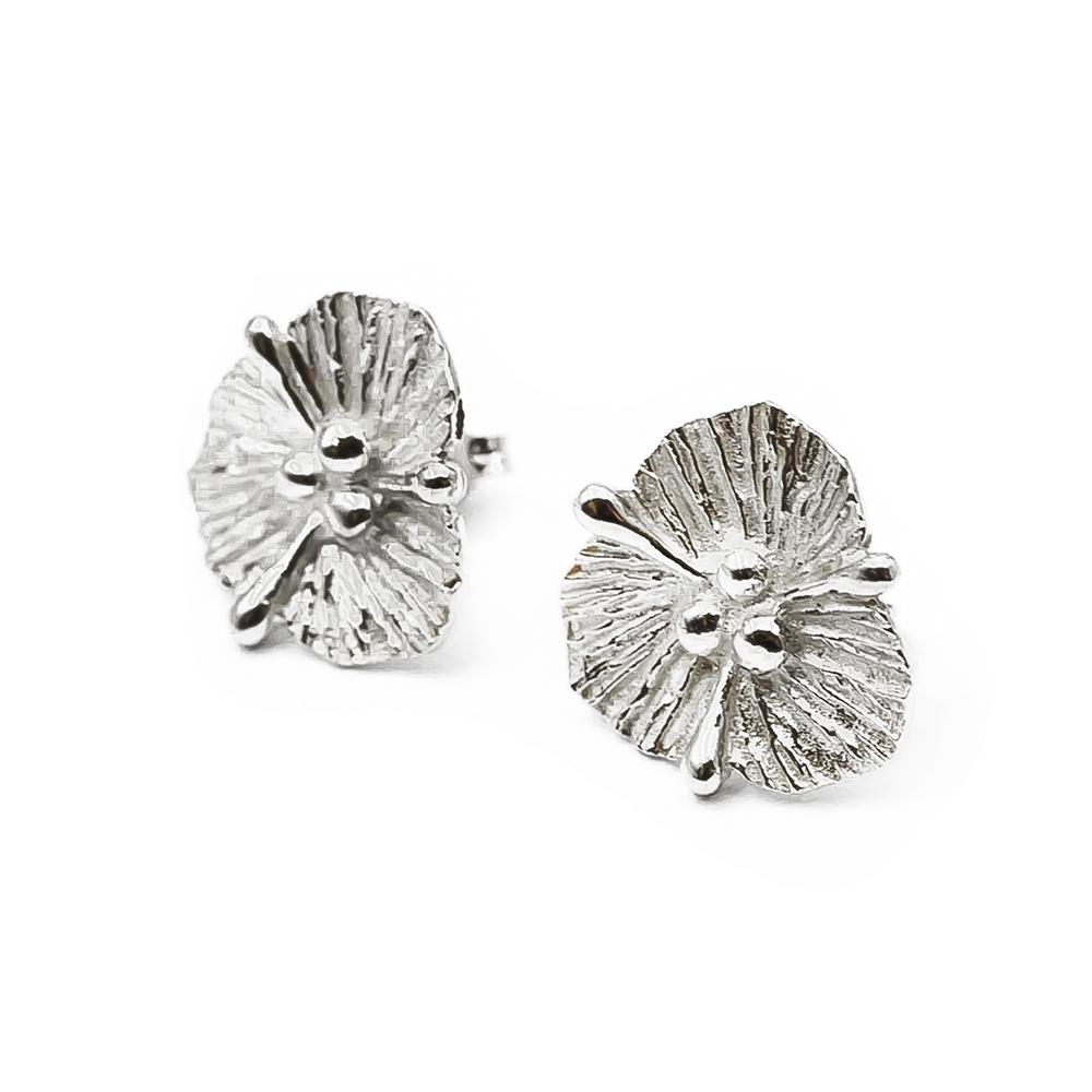 Hopeiset kukka korvakorut #1