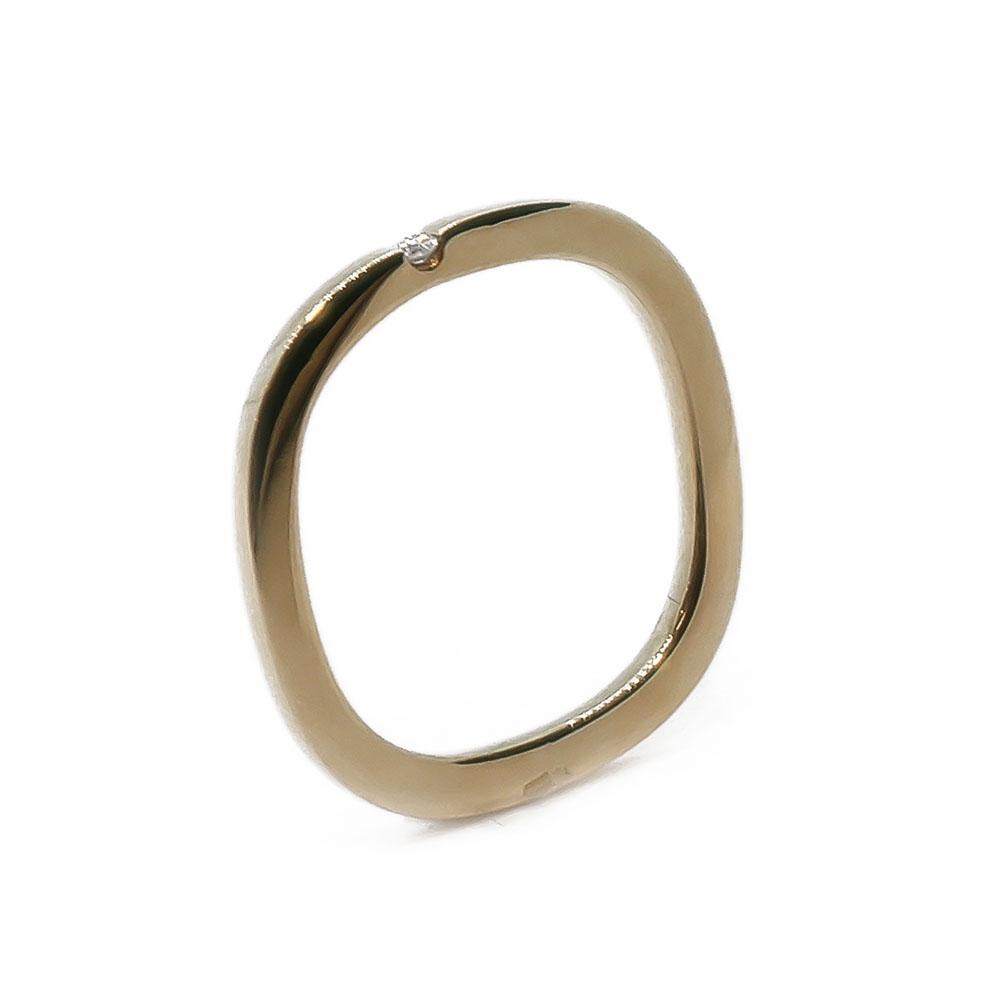 Kulmikas sormus timantilla #0