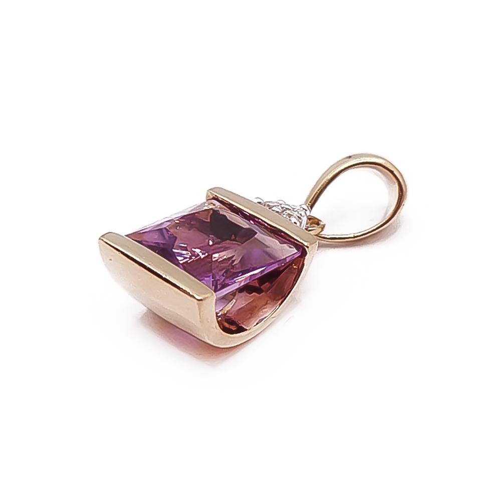 10k Lilakivinen riipus #1