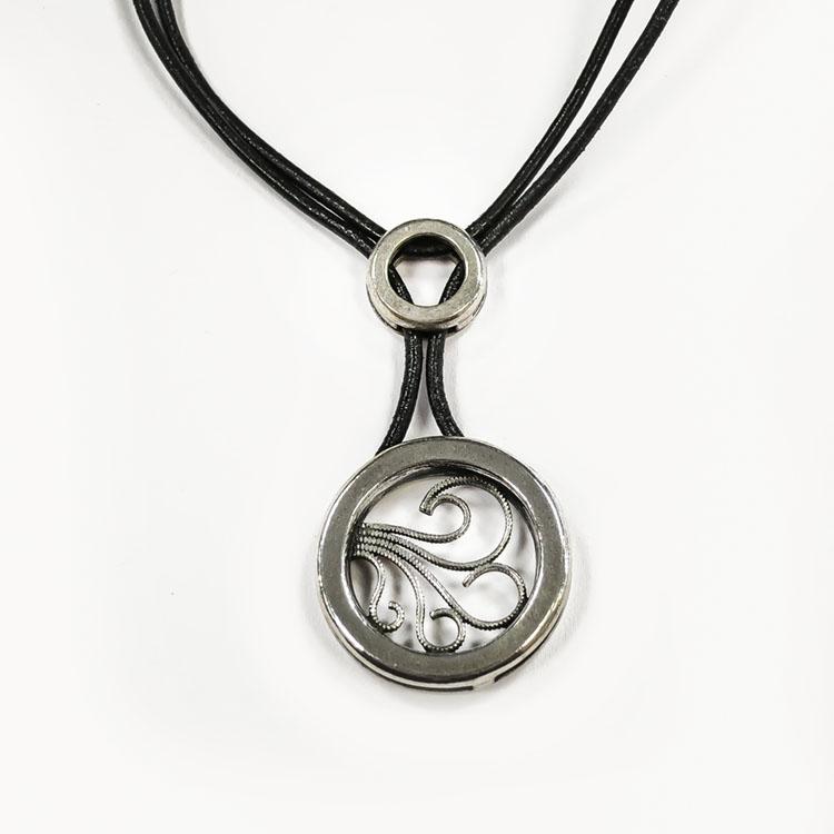 Vellamo kaulakoru nahkanauhalla 41cm Kalevala #1