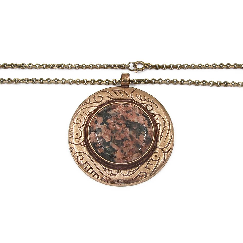 Kalevala koru riipus-1616 graniitilla 82cm pronssi #0