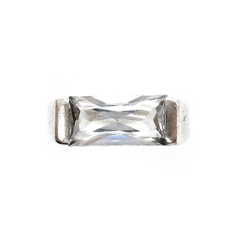 Hopeasormus kirkkaalla kivellä 16,5mm #1 Kultatukku.fi