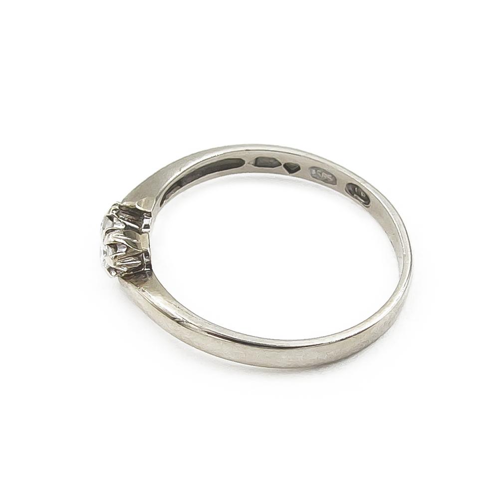 Valkokultainen kahden timantin sormus 0,06 ct, 15 mm, 1986 #2 Kultatukku.fi