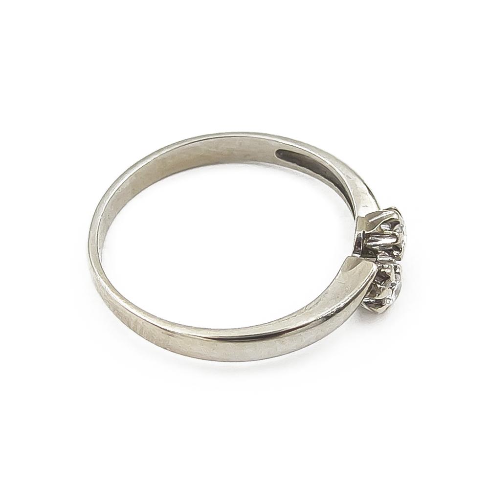 Valkokultainen kahden timantin sormus 0,06 ct, 15 mm, 1986 #4 Kultatukku.fi
