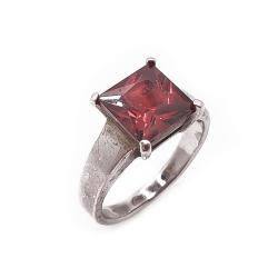 Tuotekuva Hopeinen sormus oranssilla kivellä 17mm