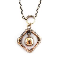 Tuotekuva P. Sarpaneva riipus ketjulla 65 cm pronssi