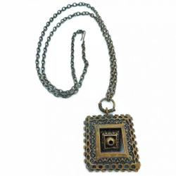 Tuotekuva Pronssinen Pentti Sarpaneva riipus